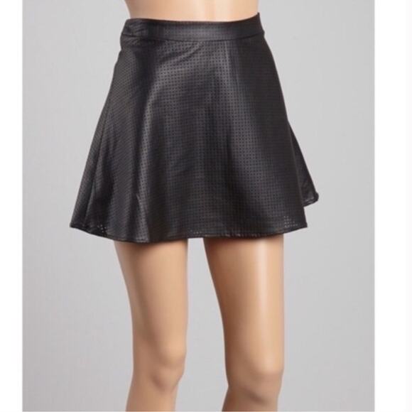 Express Faux Leather Perforated Mini Skirt- Size 12 - Picture 1 of 10